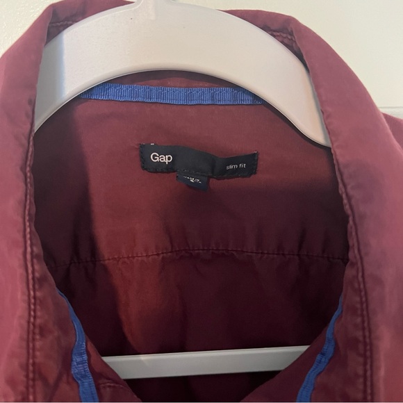 Gap, slim fit button down shirt - Picture 2 of 3